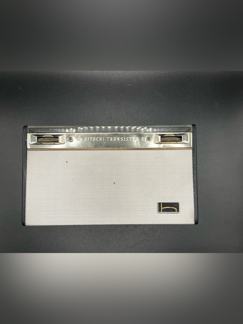Vintage Hitachi Portable Transistor 8 Radio